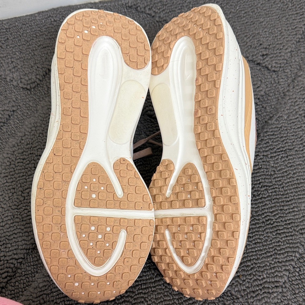Women's Nike Revolution 8 - Picture 2 of 6